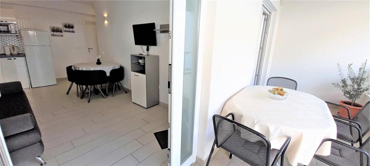 Apartments Danica Промайна Екстериор снимка