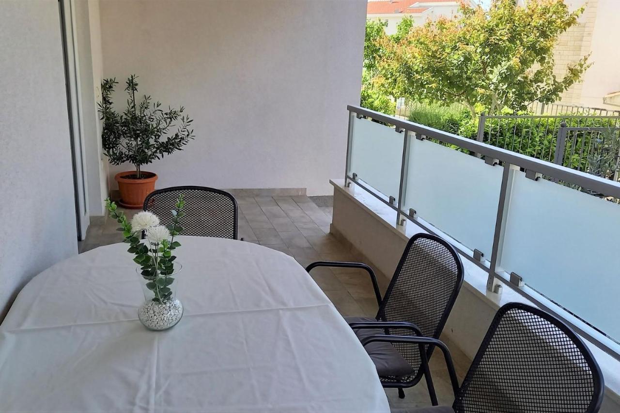 Apartments Danica Промайна Екстериор снимка