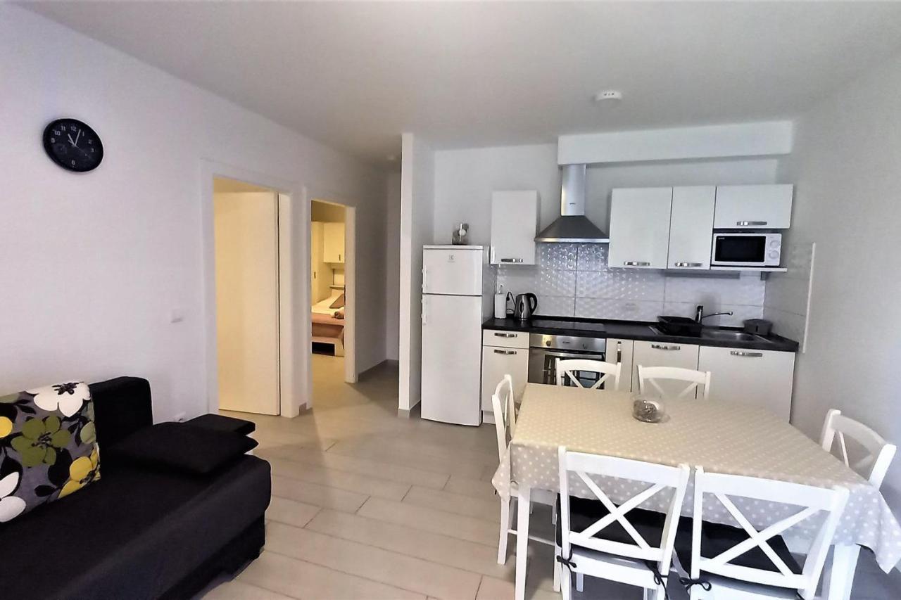 Apartments Danica Промайна Екстериор снимка