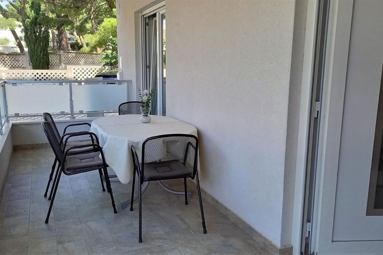 Apartments Danica Промайна Екстериор снимка