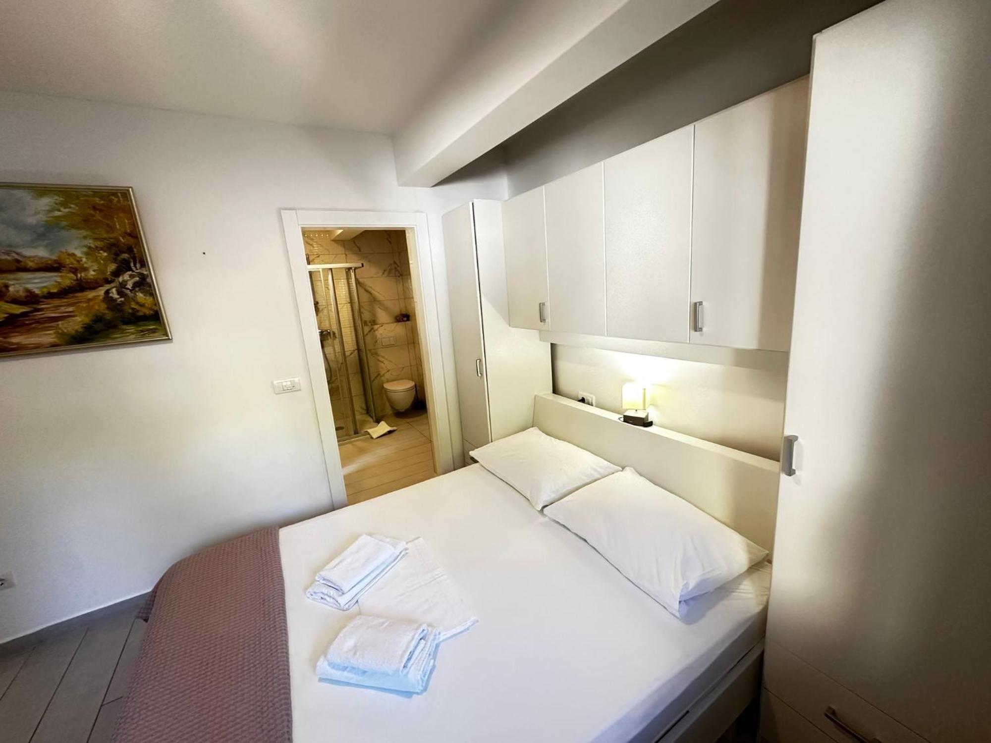 Apartments Danica Промайна Екстериор снимка