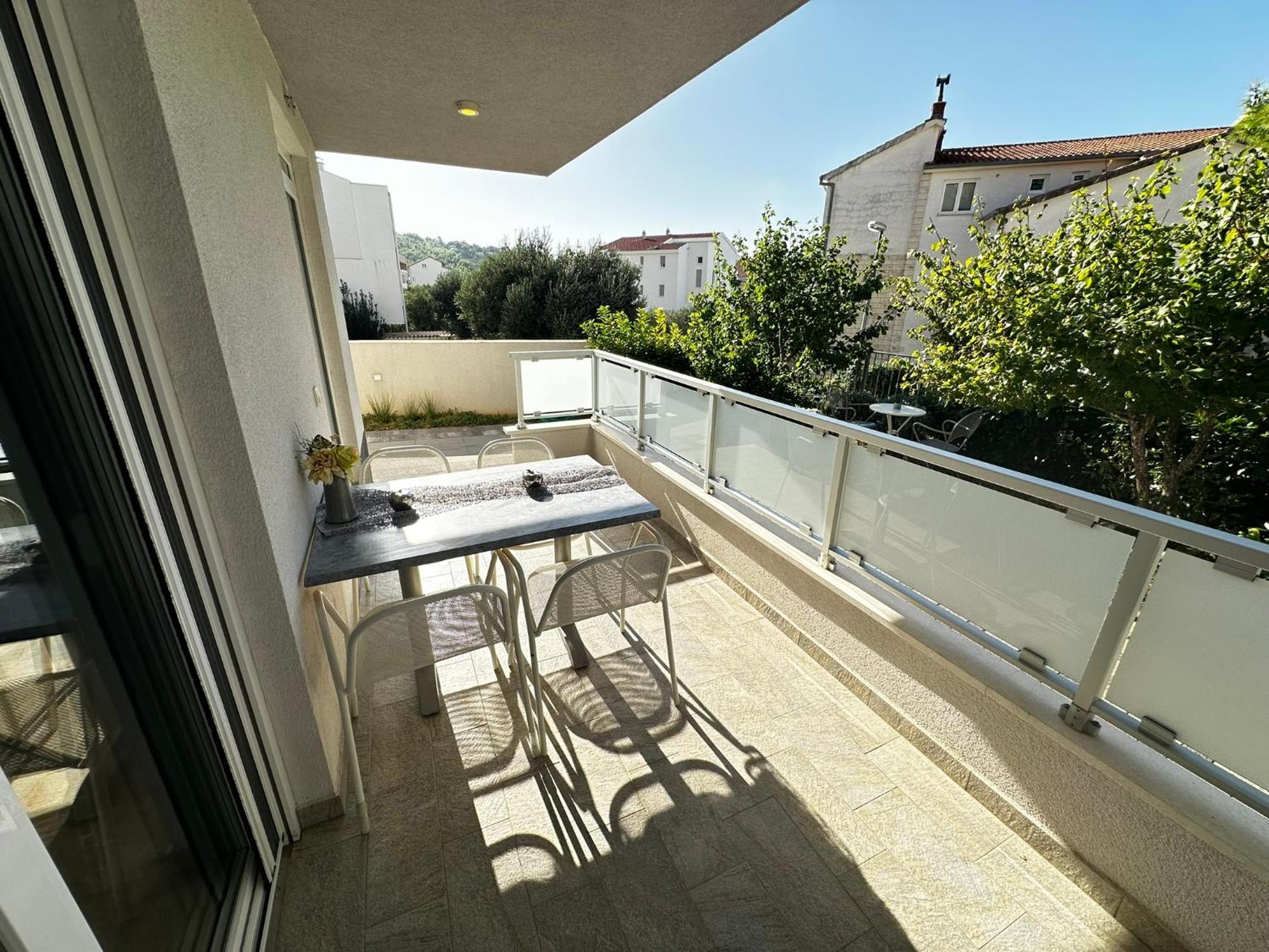 Apartments Danica Промайна Екстериор снимка