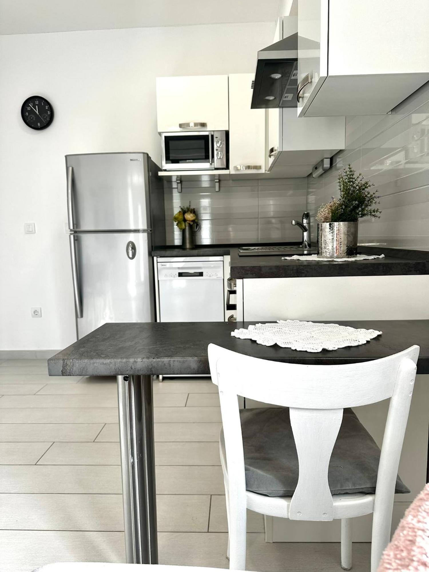 Apartments Danica Промайна Екстериор снимка