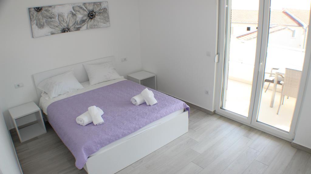 Apartments Danica Промайна Екстериор снимка